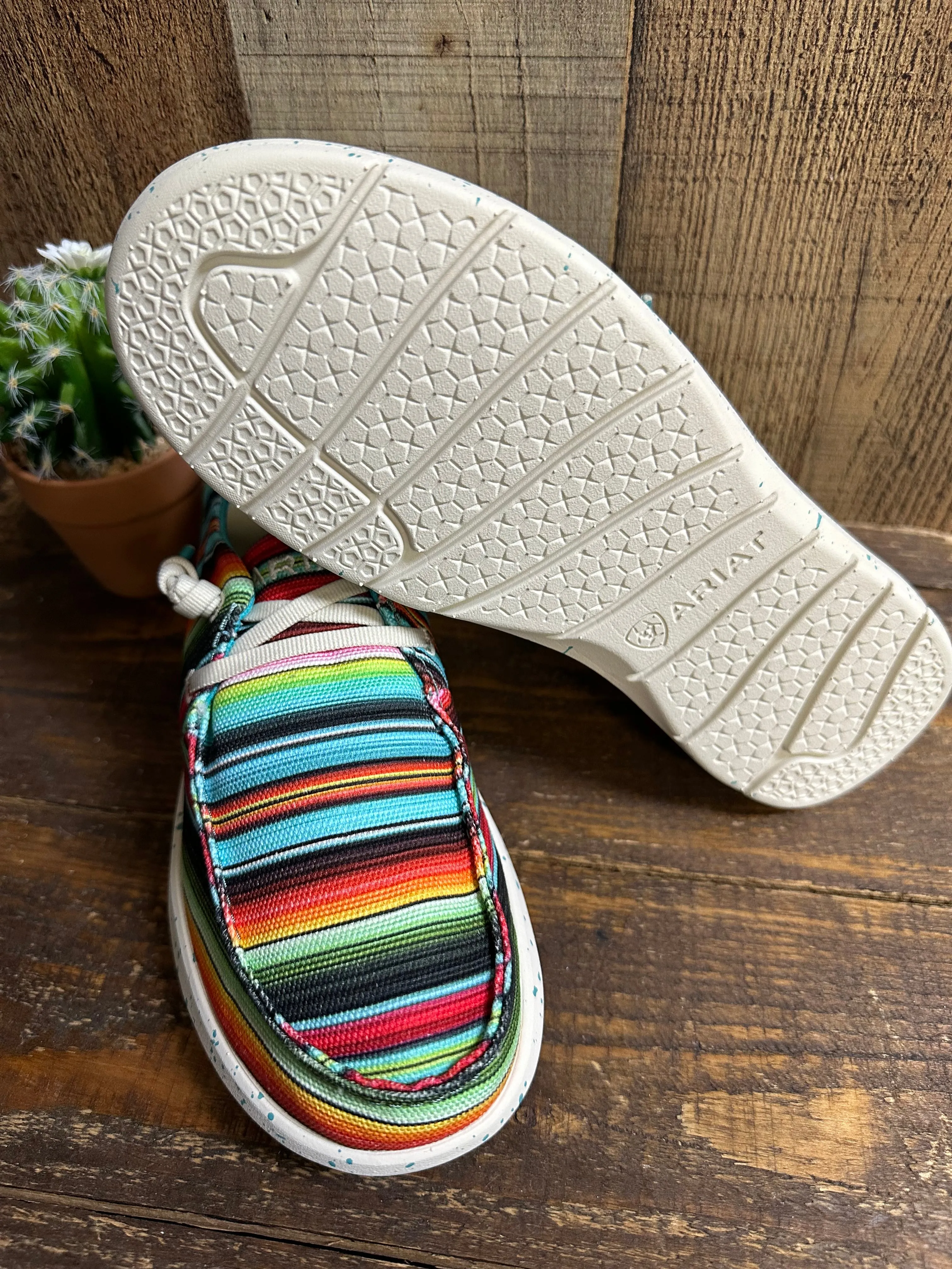 Ariat Striking Serape Hilo