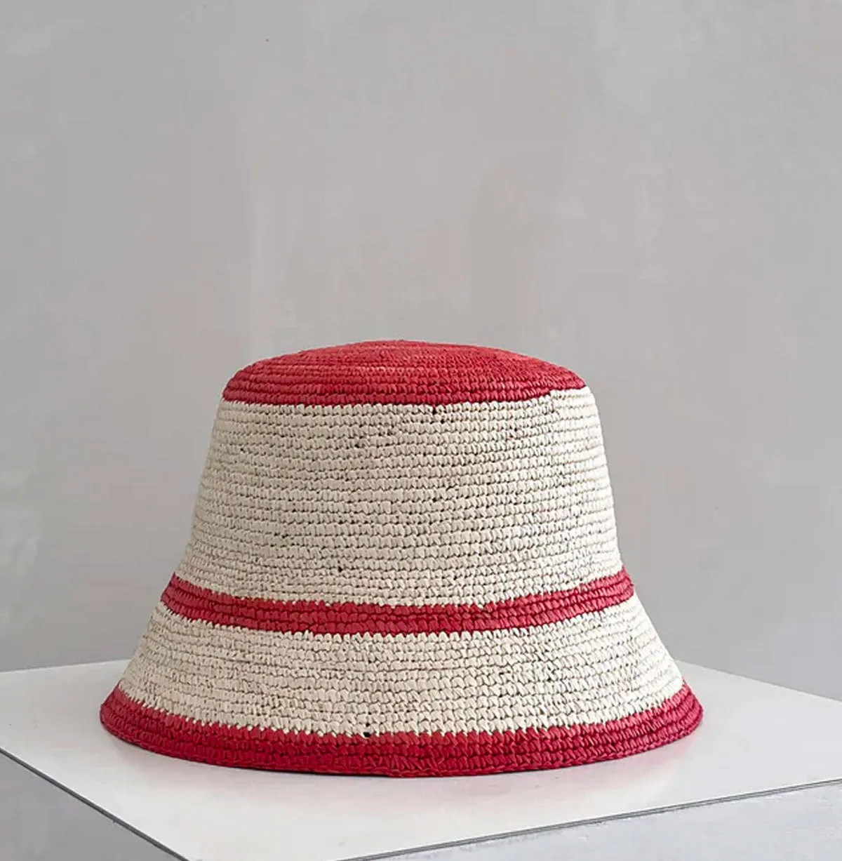 Lila Bucket Hat, Red/Sand